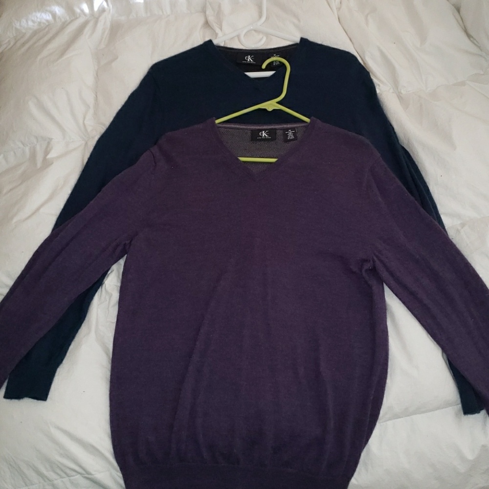 Calvin Klein V neck sweaters